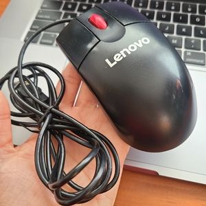 Lenovo black wired mouse